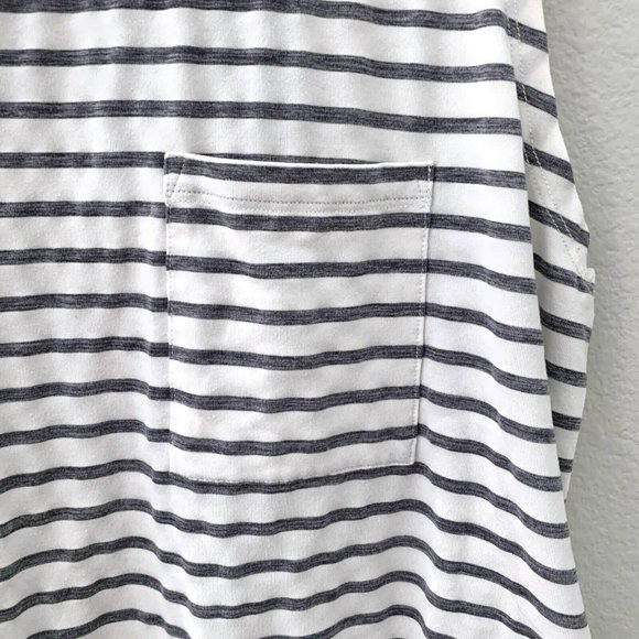 GapFit Breathe Crop Pocket Muscle Tank White Grey Stripe Size Medium - Picture 2 of 5